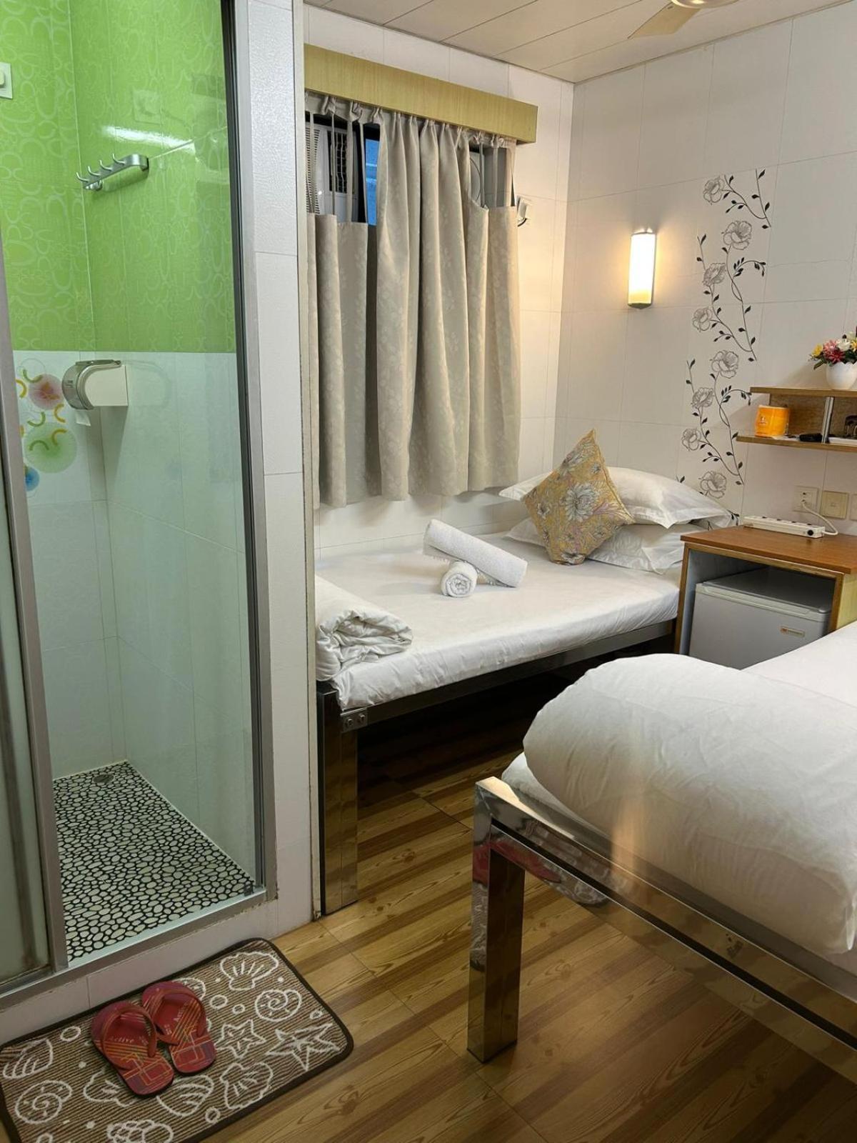 Holiday Guest House Hong Kong Exterior photo